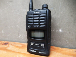 ALINCO アルインコ DJ-P300 ハンディ トランシーバー トリプレックス 特定小電力無線電話装置 無線機