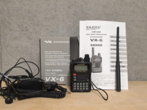 YAESU ヤエス STANDARD スタンダード VX-6 デュアルバンド トランシーバー / Planet PL-EM01Y COMET スピーカーマイク付き